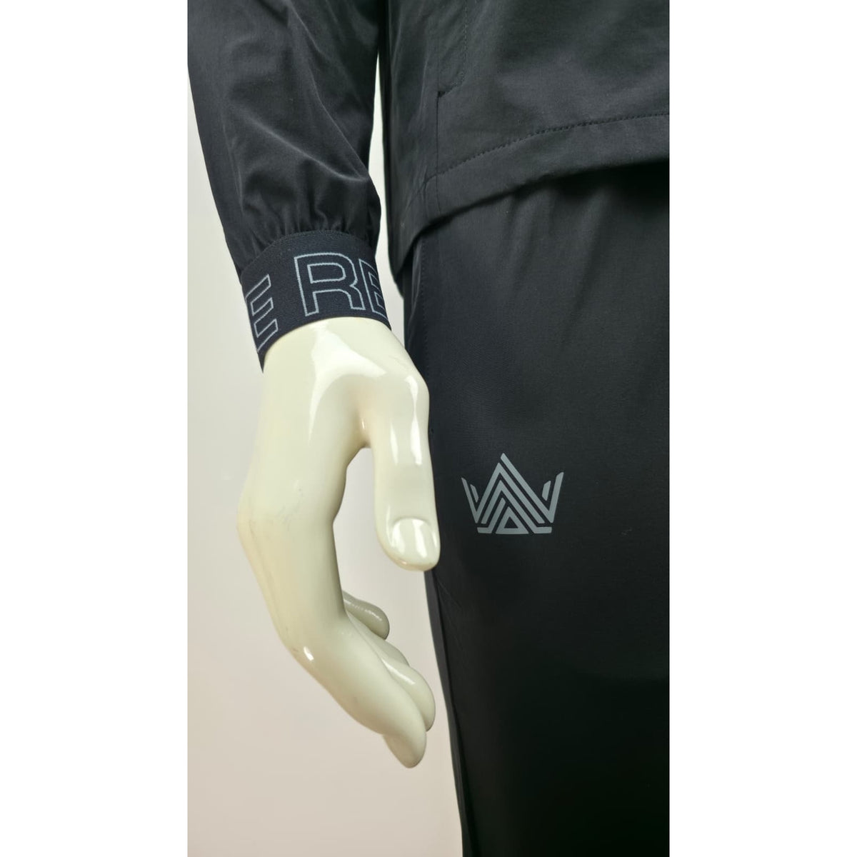 The storm jacket black
